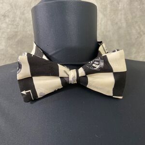 Nicole Miller Novelty Bowtie Pre-tied Men’s OS adjustable black white Chess play